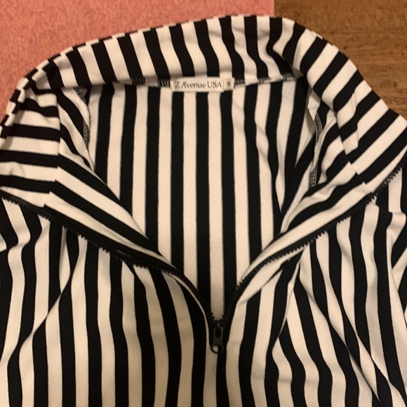 NWT * Z Avenue USA black and white half sweater - Picture 2 of 5